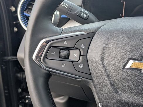 Used 2025 Chevrolet Trax LT w/ LT Convenience Package image 18