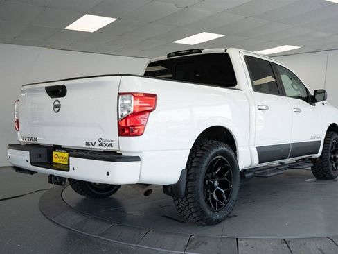 Used 2021 Nissan Titan SV w/ SV Convenience Package AWD/4WD image 9