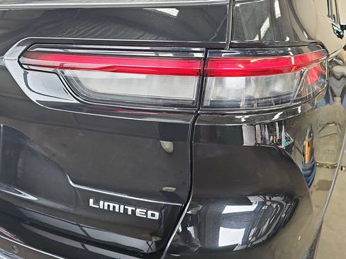 Used 2024 Jeep Grand Cherokee L Limited w/ Luxury Tech Group II image 35