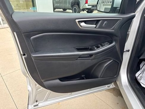 Used 2016 Ford Edge SEL w/ Equipment Group 201A AWD/4WD image 13