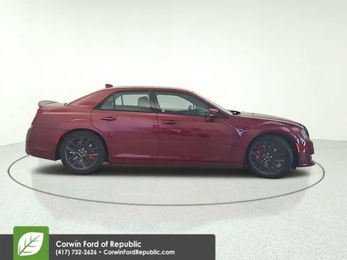 Used 2023 Chrysler 300 C RWD image 7