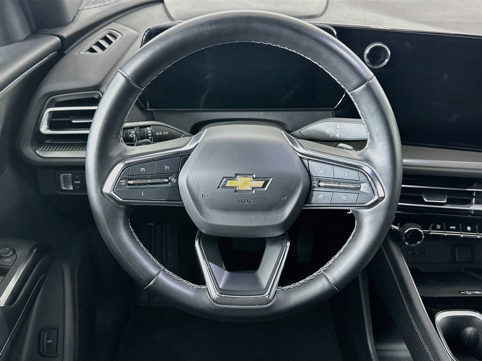 Used 2024 Chevrolet Traverse LT FWD image 18