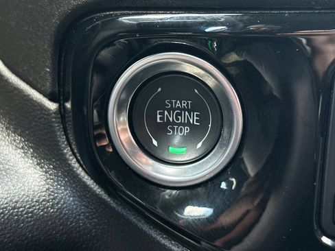 Used 2025 Chevrolet Silverado 1500 LT AWD/4WD image 32