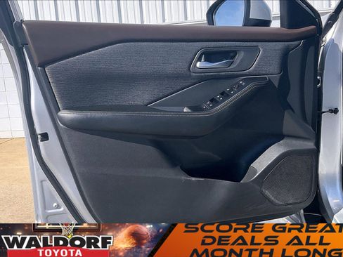 Used 2022 Nissan Rogue SV image 27