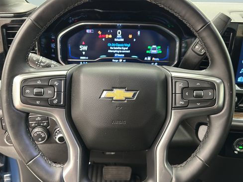 Used 2024 Chevrolet Silverado 1500 LT AWD/4WD image 17