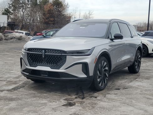 New 2026 Lincoln Nautilus Reserve w/ Jet Appearance Package image 2