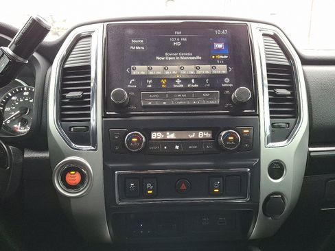 Used 2020 Nissan Titan SV w/ SV Convenience Package image 15