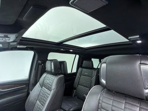Used 2021 Cadillac Escalade ESV Sport Platinum RWD image 36