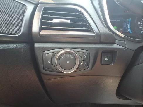 Used 2019 Ford Fusion Energi Titanium FWD image 13
