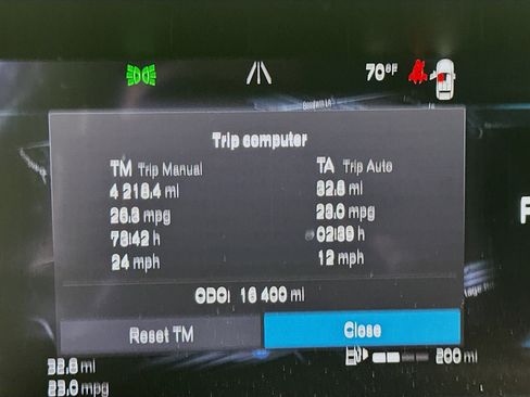 Used 2025 Volvo XC40 B5 Core image 19