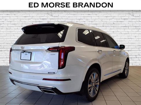 Certified 2022 Cadillac XT6 Premium Luxury image 5