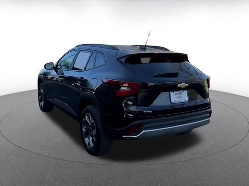 Used 2025 Chevrolet Trax LT image 11