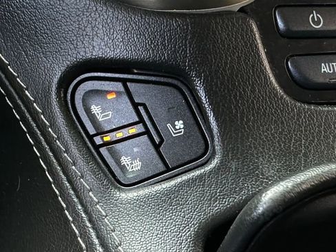 Used 2020 GMC Yukon XL Denali w/ Denali Ultimate Package AWD/4WD image 37