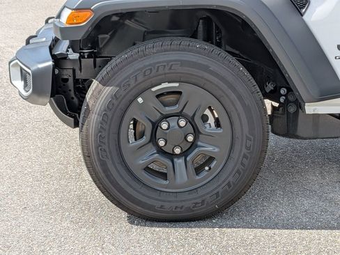 New 2026 Jeep Gladiator Sport image 12