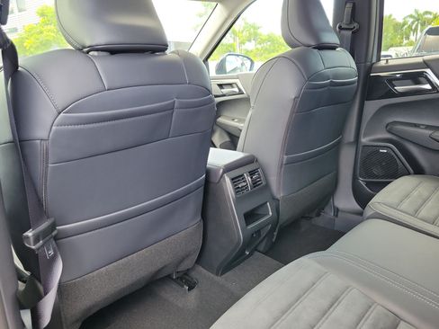New 2026 Mitsubishi Outlander AWD image 15