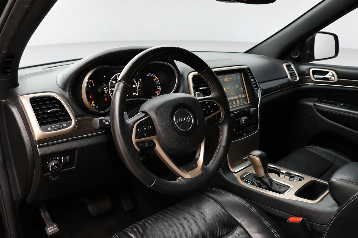 Used 2017 Jeep Grand Cherokee Overland RWD image 26
