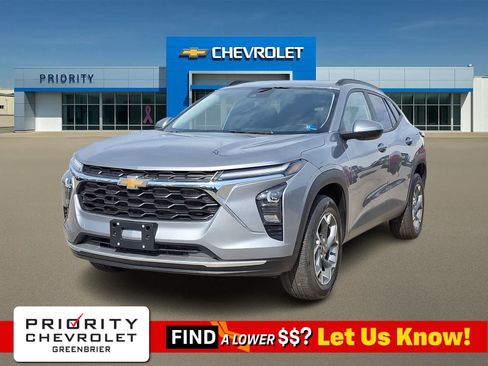 Used 2024 Chevrolet Trax LT w/ Driver Confidence Package FWD image 1