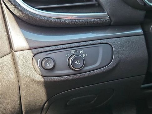 Certified 2018 Buick Encore Preferred FWD image 17