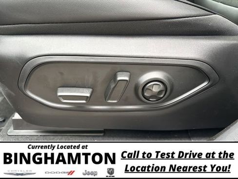 New 2025 Jeep Grand Cherokee 4WD image 8