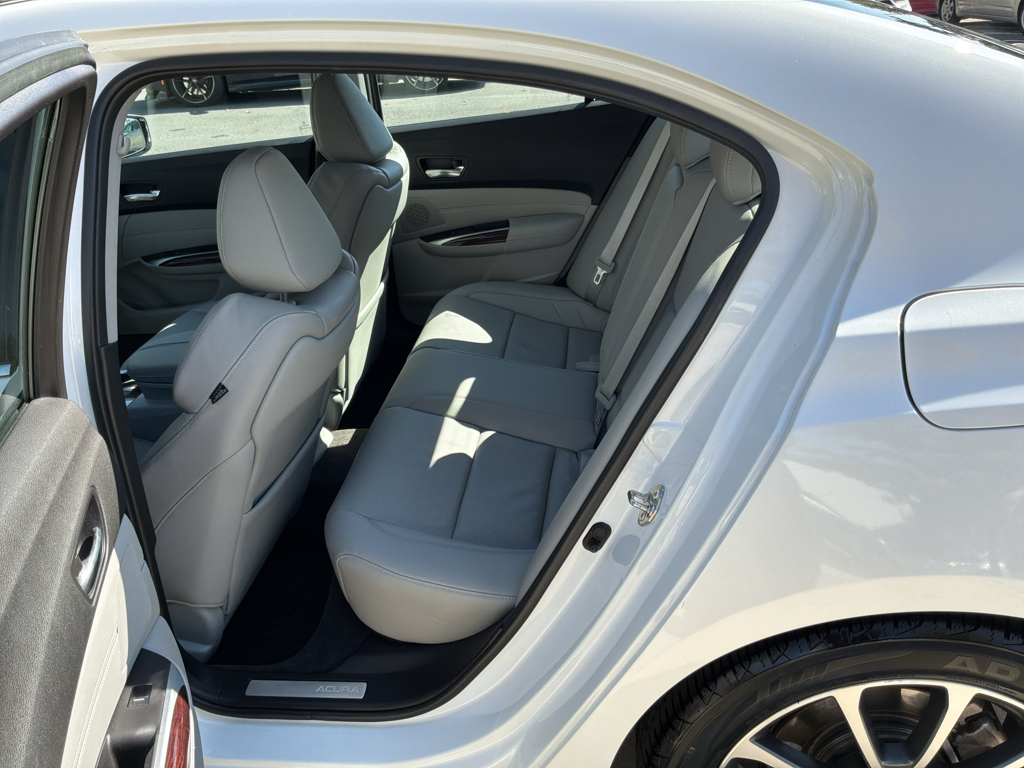 Used 2015 Acura TLX w/ Advance Package AWD/4WD image 31