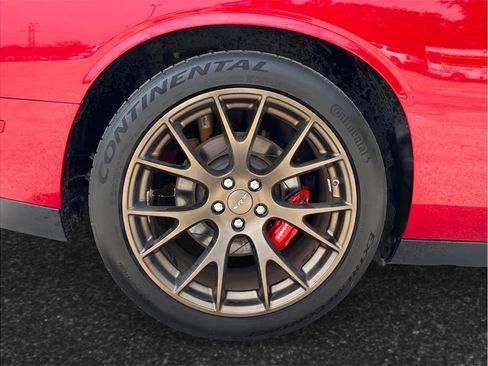 Used 2016 Dodge Challenger SRT Hellcat RWD image 12