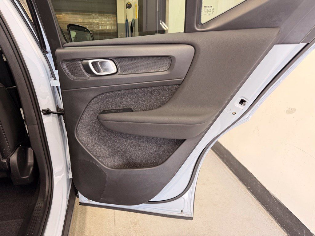 Used 2026 Volvo XC40 B5 Plus AWD/4WD image 24