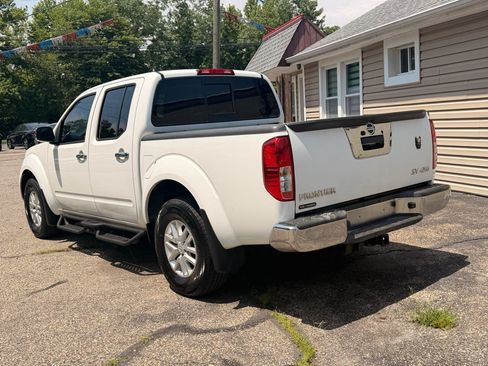 Used 2016 Nissan Frontier SV AWD/4WD image 5