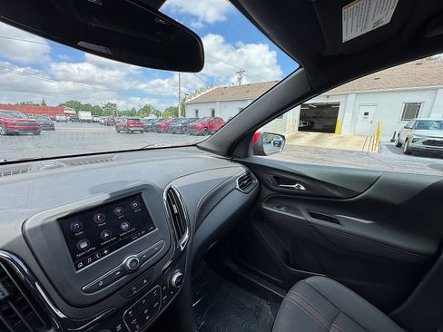 Used 2023 Chevrolet Equinox RS FWD image 9