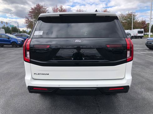 New 2025 Ford Expedition Platinum w/ Stealth Performance Package image 4