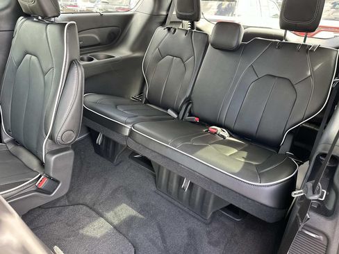 New 2026 Chrysler Pacifica Limited w/ Uconnect Theater Family Group FWD image 16