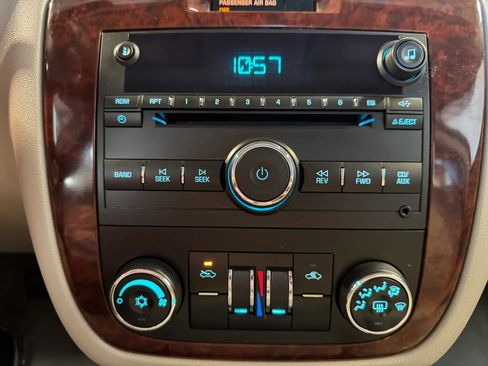 Used 2008 Chevrolet Impala LT FWD image 15