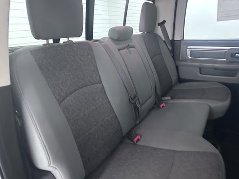 Used 2019 RAM 1500 Classic SLT w/ Luxury Group AWD/4WD image 32