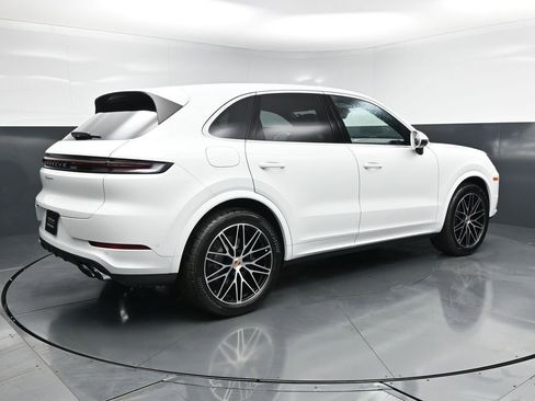 New 2026 Porsche Cayenne AWD/4WD image 9