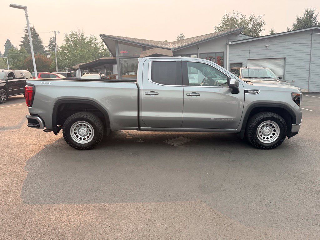 Used 2023 GMC Sierra 1500 SLE w/ Enhanced Capability Package AWD/4WD image 6