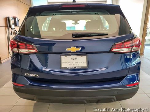 Used 2022 Chevrolet Equinox LS FWD image 6