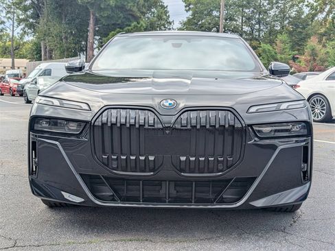 Used 2023 BMW i7 xDrive60 image 25