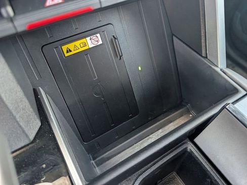 Used 2024 Toyota Tundra Platinum image 28