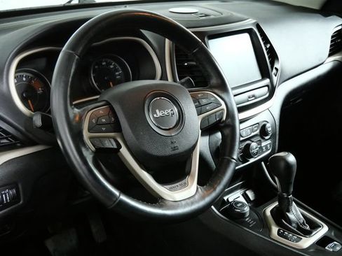 Used 2016 Jeep Cherokee Limited AWD/4WD image 19