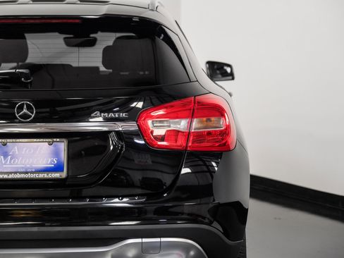 Used 2018 Mercedes-Benz GLA 250 4MATIC image 46