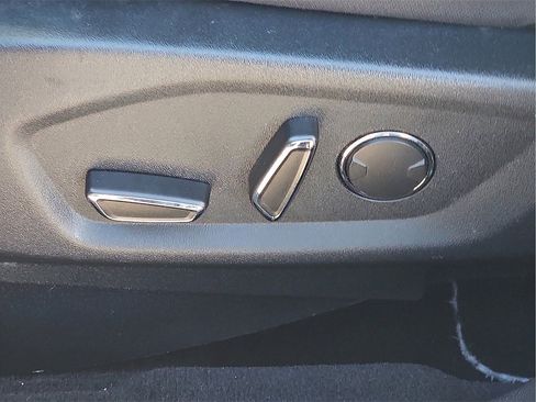 Used 2018 Ford Explorer XLT w/ Equipment Group 201A image 20