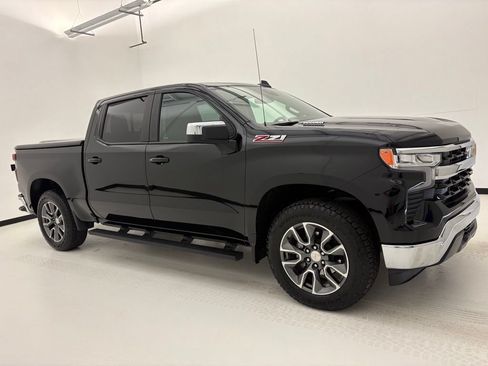 Used 2025 Chevrolet Silverado 1500 LT AWD/4WD image 1