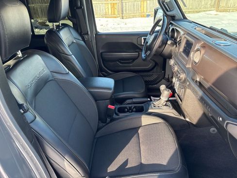 Used 2020 Jeep Wrangler Unlimited Sport image 12