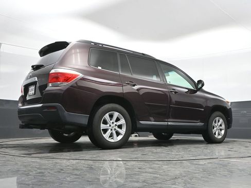 Used 2011 Toyota Highlander w/ Tech Pkg image 44