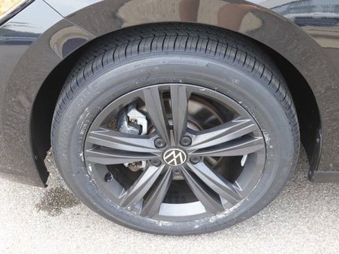 Used 2022 Volkswagen Jetta SE w/ Panoramic Sunroof Package image 11