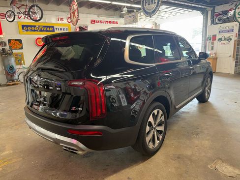 Used 2020 Kia Telluride S AWD/4WD image 5