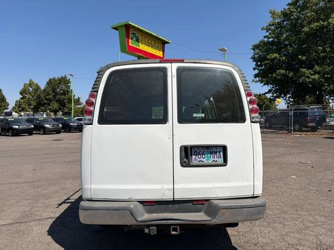 Used 2000 Chevrolet Express 2500 RWD image 4