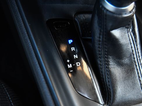 Used 2019 Toyota C-HR LE image 23