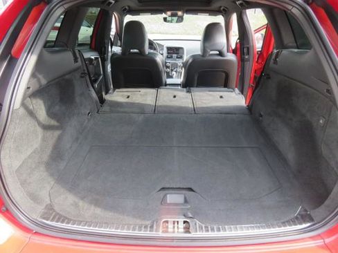 Used 2015 Volvo XC60 T6 R-Design image 34