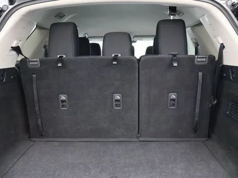Used 2024 Nissan Pathfinder SV FWD image 16