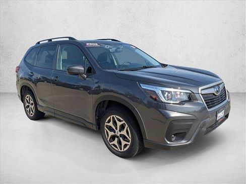 Used 2020 Subaru Forester Premium image 3